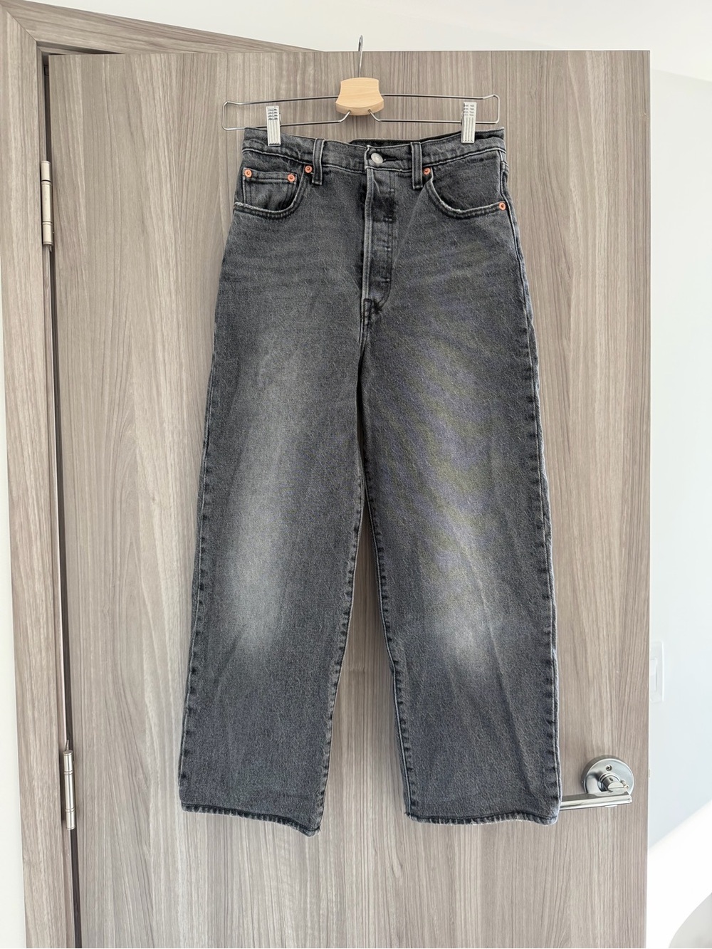 Levi’s High-Rise Straight Leg Black Washed Jeans (Length 90cm / Inseam 60cm)